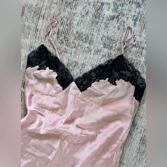 Victoria's Secret Pink and Black Lace Chemise with Sweetheart Neckline - Picture 3 of 4